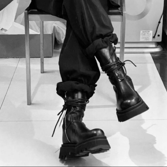 NWT Zara Lace Leather Ankle Boots with Lug Sole - Picture 8 of 12